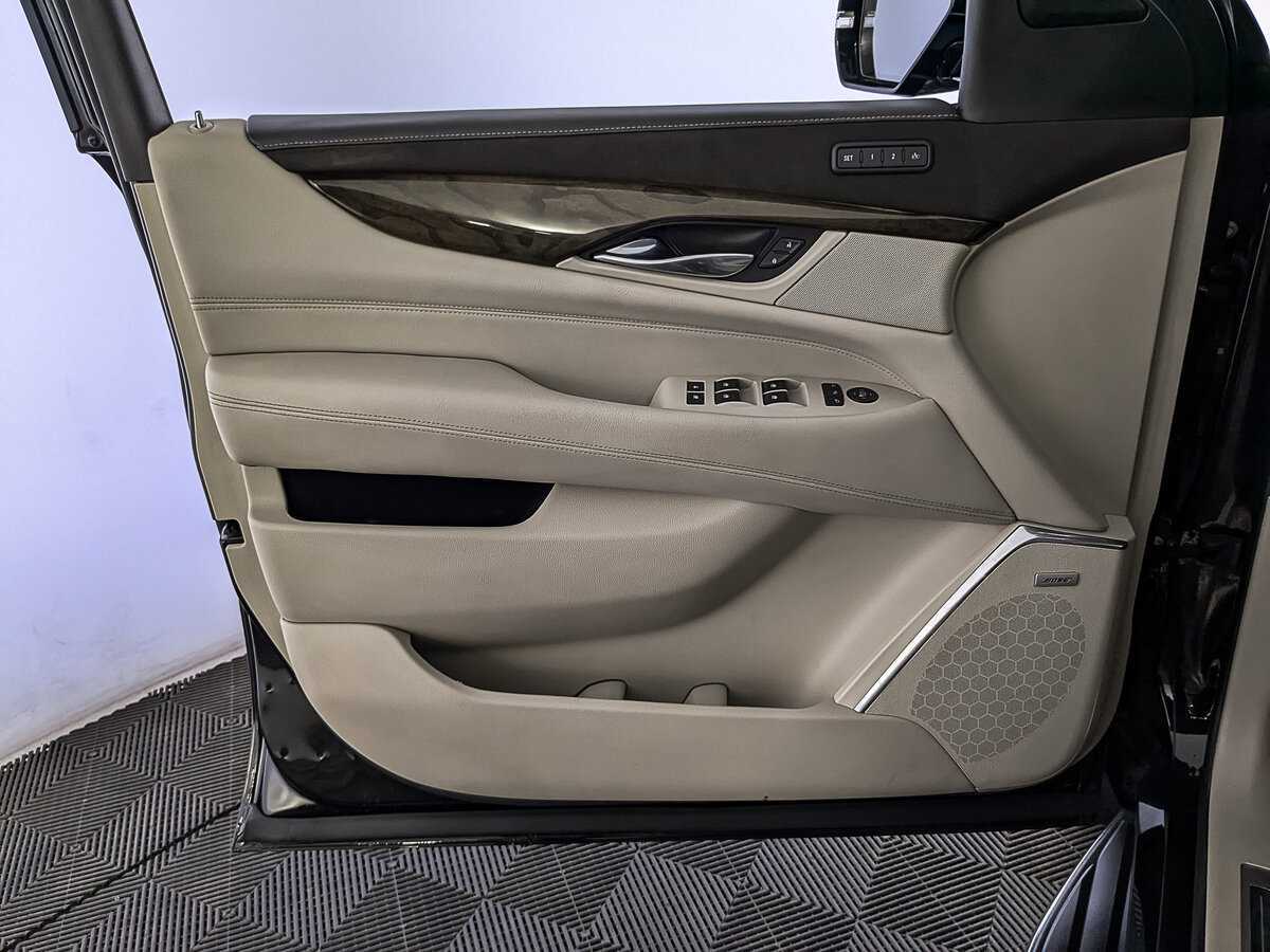 Cadillac Escalade с пробегом — 2018 год. Фото: #18