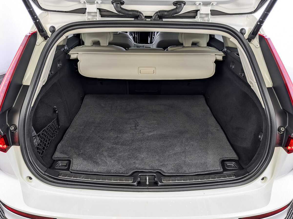 Volvo V60 Cross Country с пробегом — 2021 год. Фото: #9