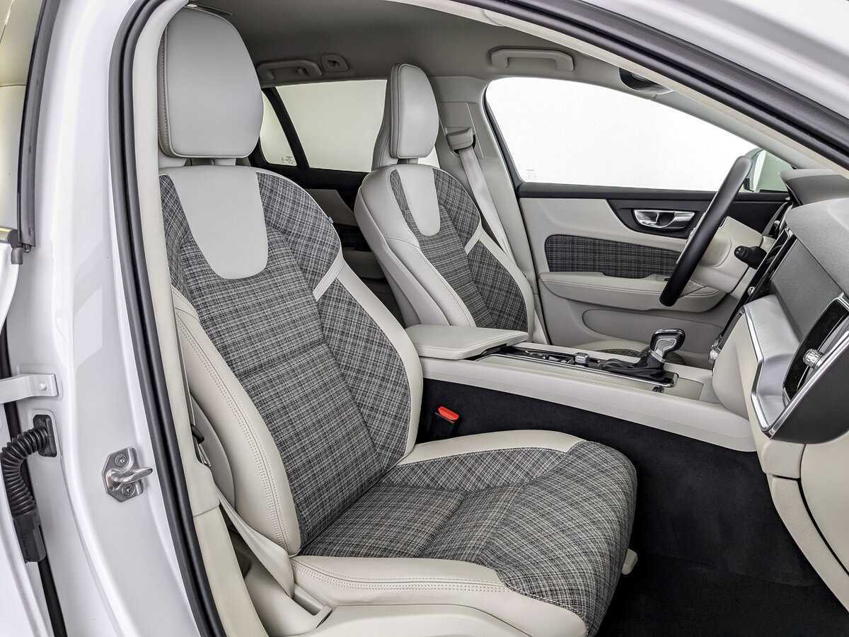 Volvo V60 Cross Country с пробегом — 2021 год. Фото: #23