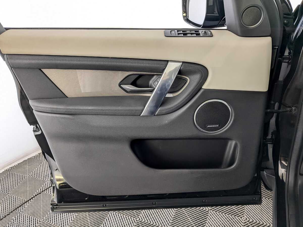 Land Rover Discovery Sport с пробегом — 2019 год. Фото: #18