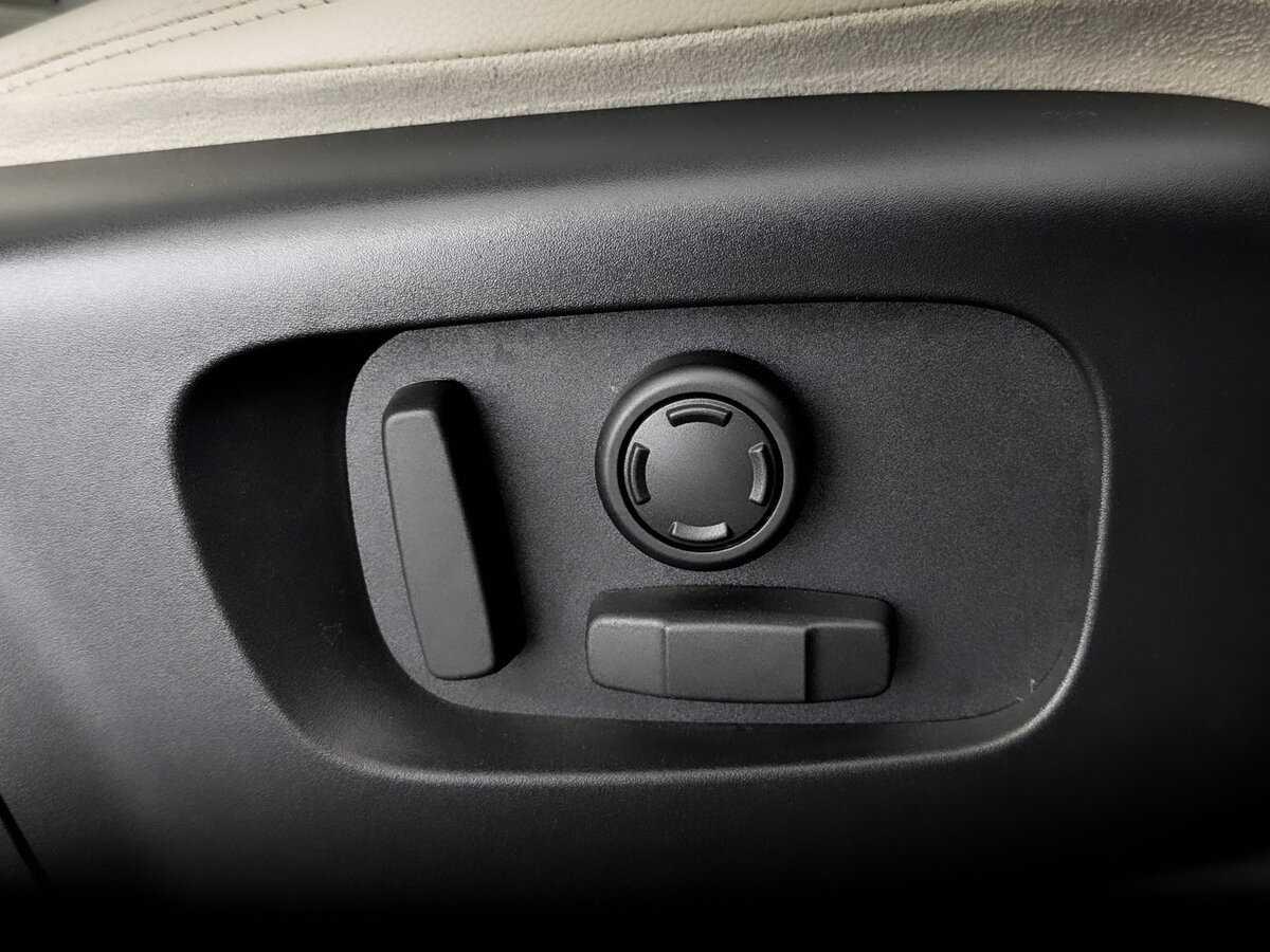 Land Rover Discovery Sport с пробегом — 2019 год. Фото: #24