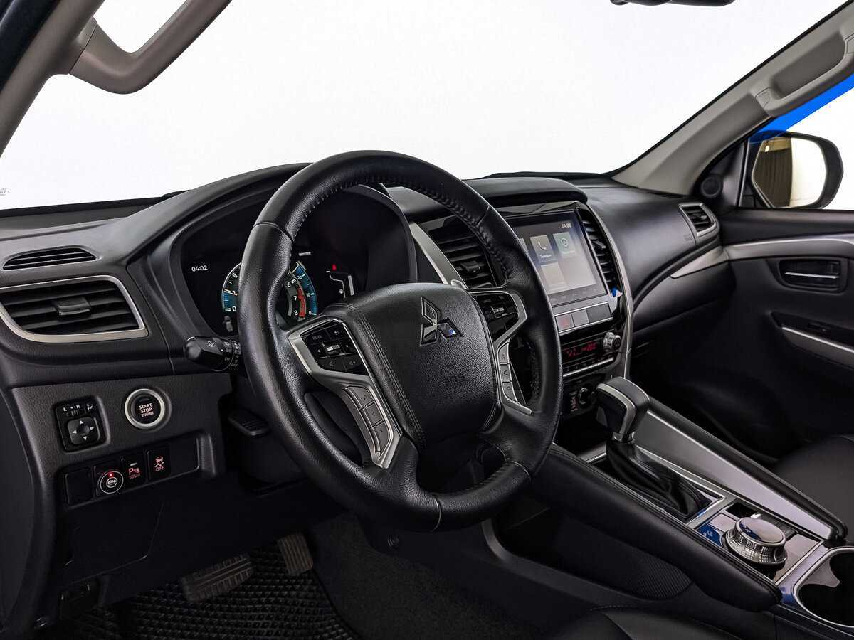 Mitsubishi Montero Sport с пробегом — 2023 год. Фото: #12