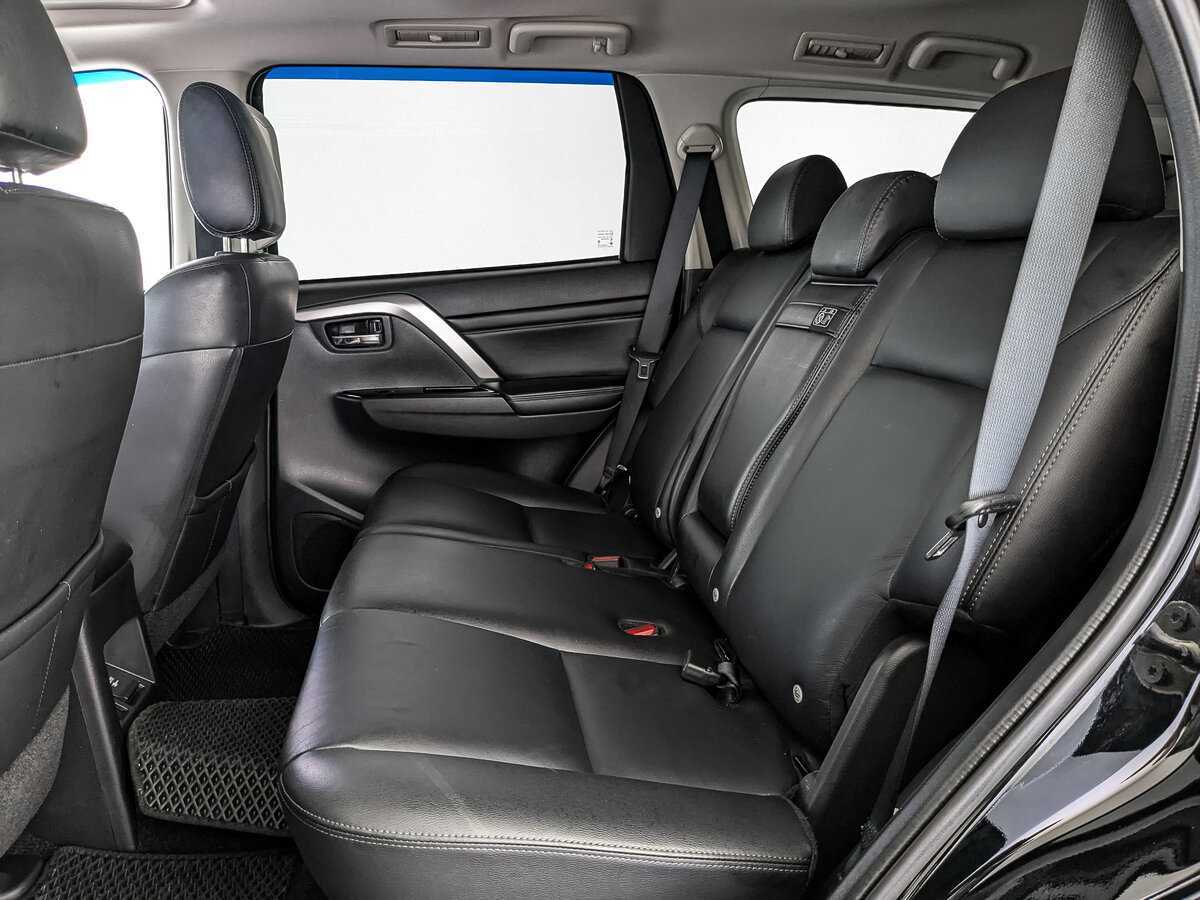 Mitsubishi Montero Sport с пробегом — 2023 год. Фото: #15