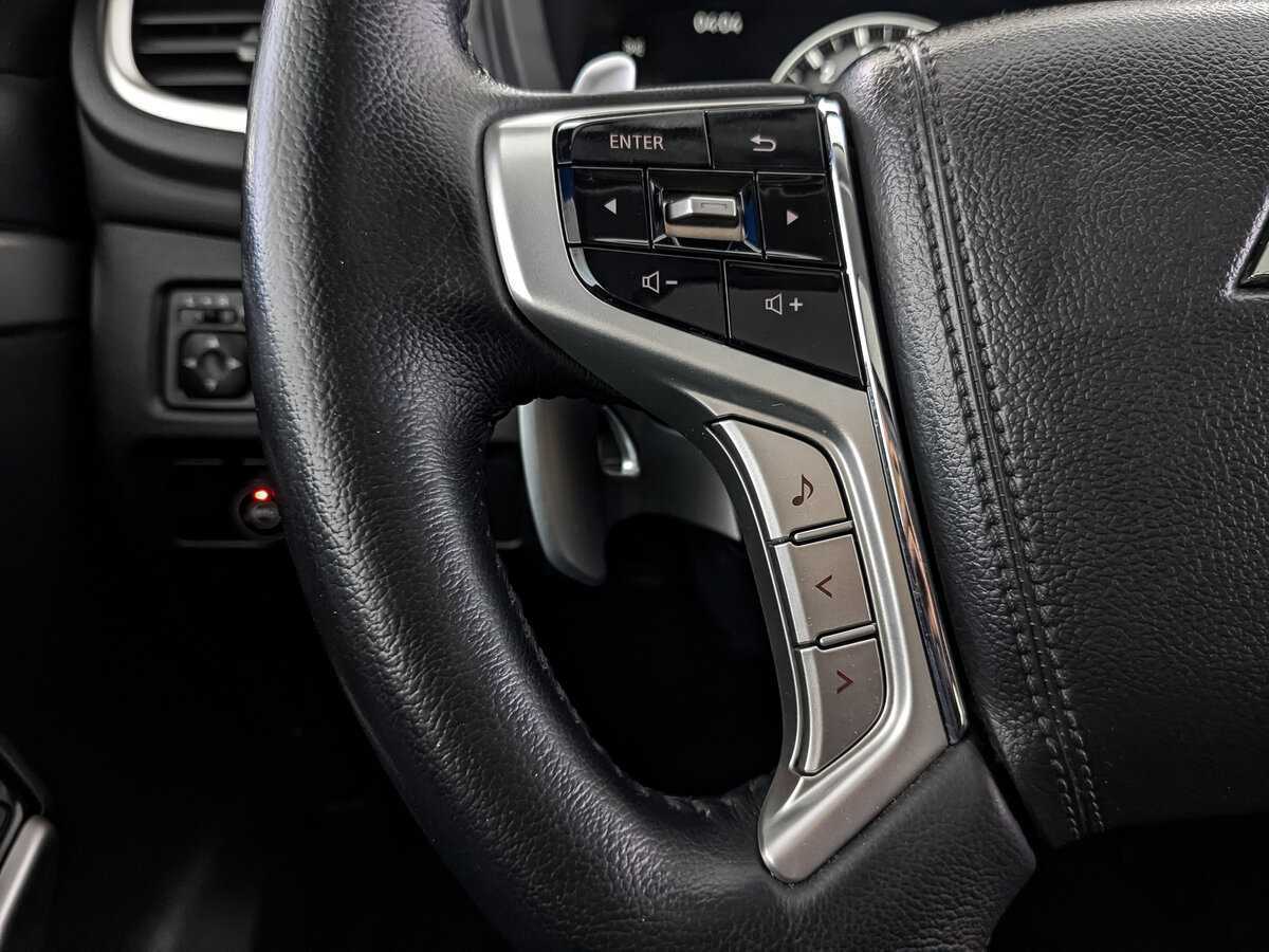 Mitsubishi Montero Sport с пробегом — 2023 год. Фото: #27