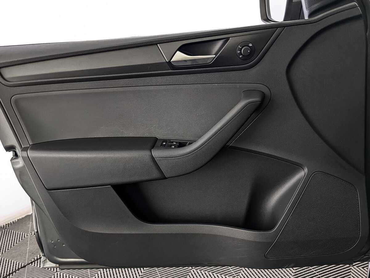 Volkswagen Polo с пробегом — 2021 год. Фото: #18