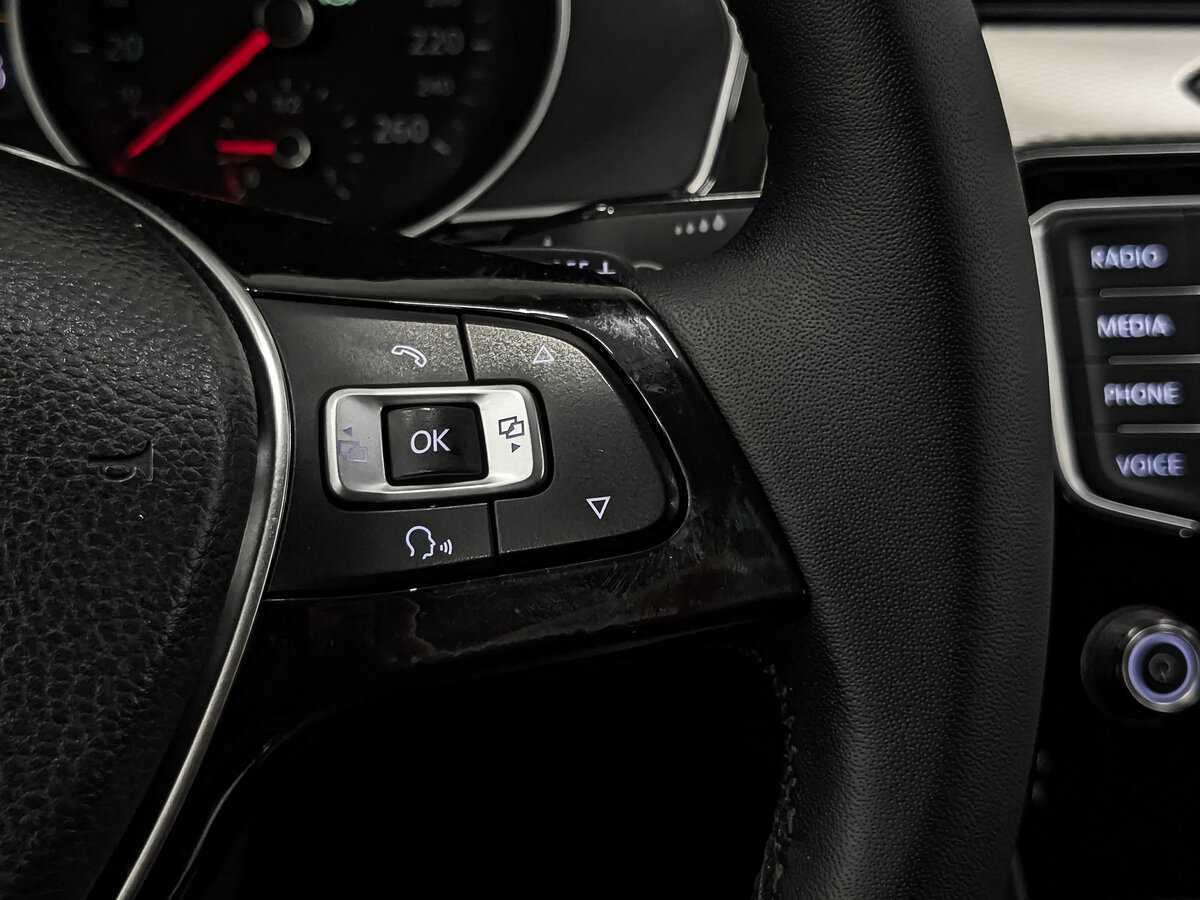 Volkswagen Passat с пробегом — 2015 год. Фото: #28