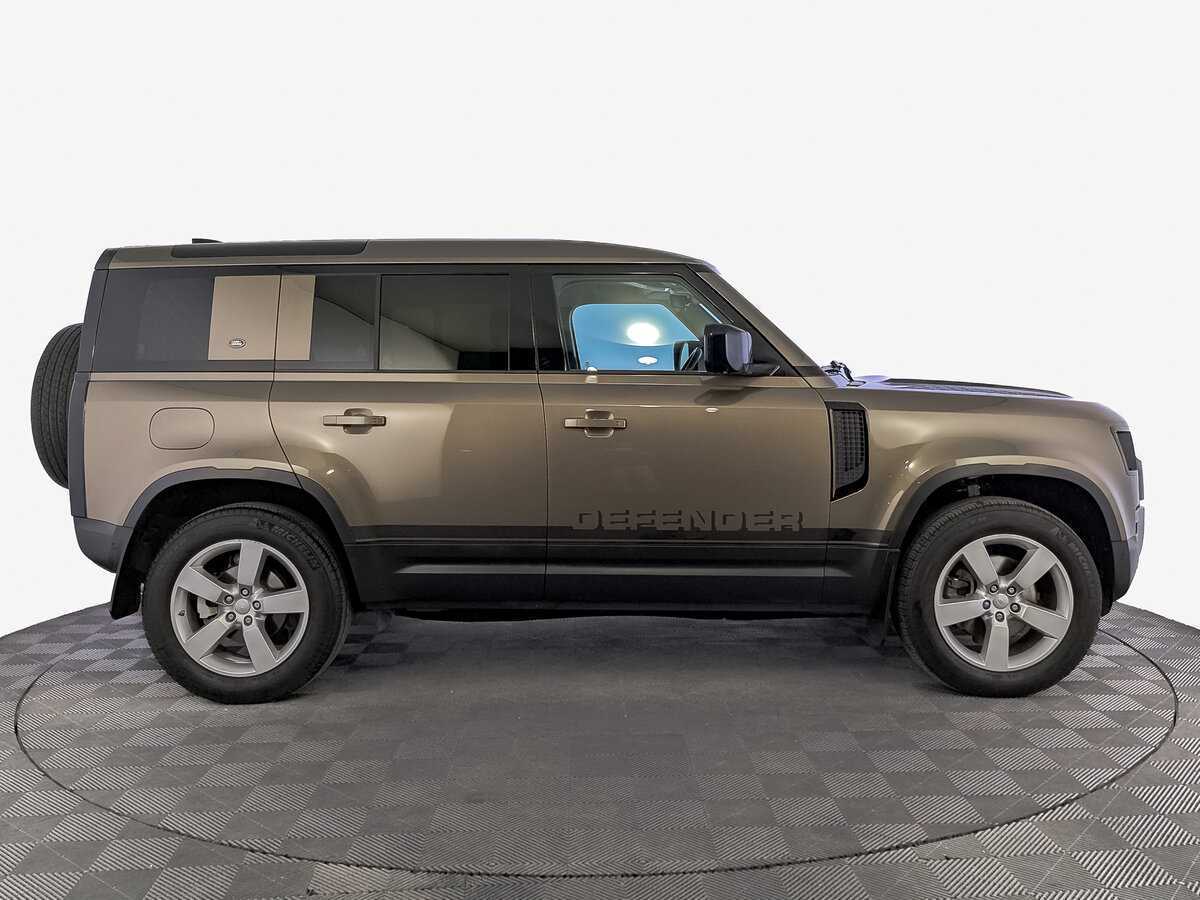 Land Rover Defender с пробегом — 2021 год. Фото: #3