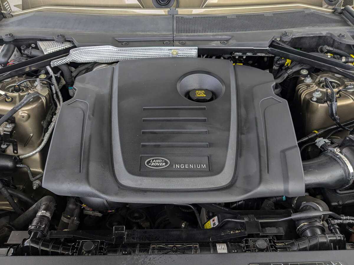 Land Rover Defender с пробегом — 2021 год. Фото: #8