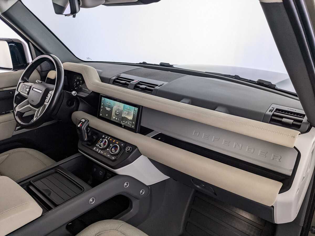 Land Rover Defender с пробегом — 2021 год. Фото: #12