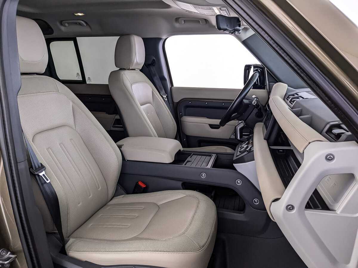 Land Rover Defender с пробегом — 2021 год. Фото: #23