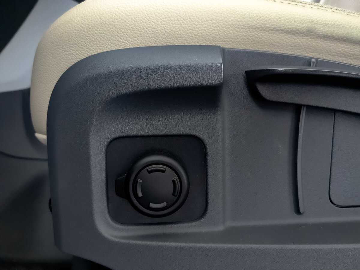 Land Rover Defender с пробегом — 2021 год. Фото: #27