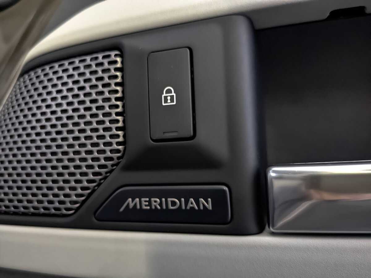 Land Rover Defender с пробегом — 2021 год. Фото: #28