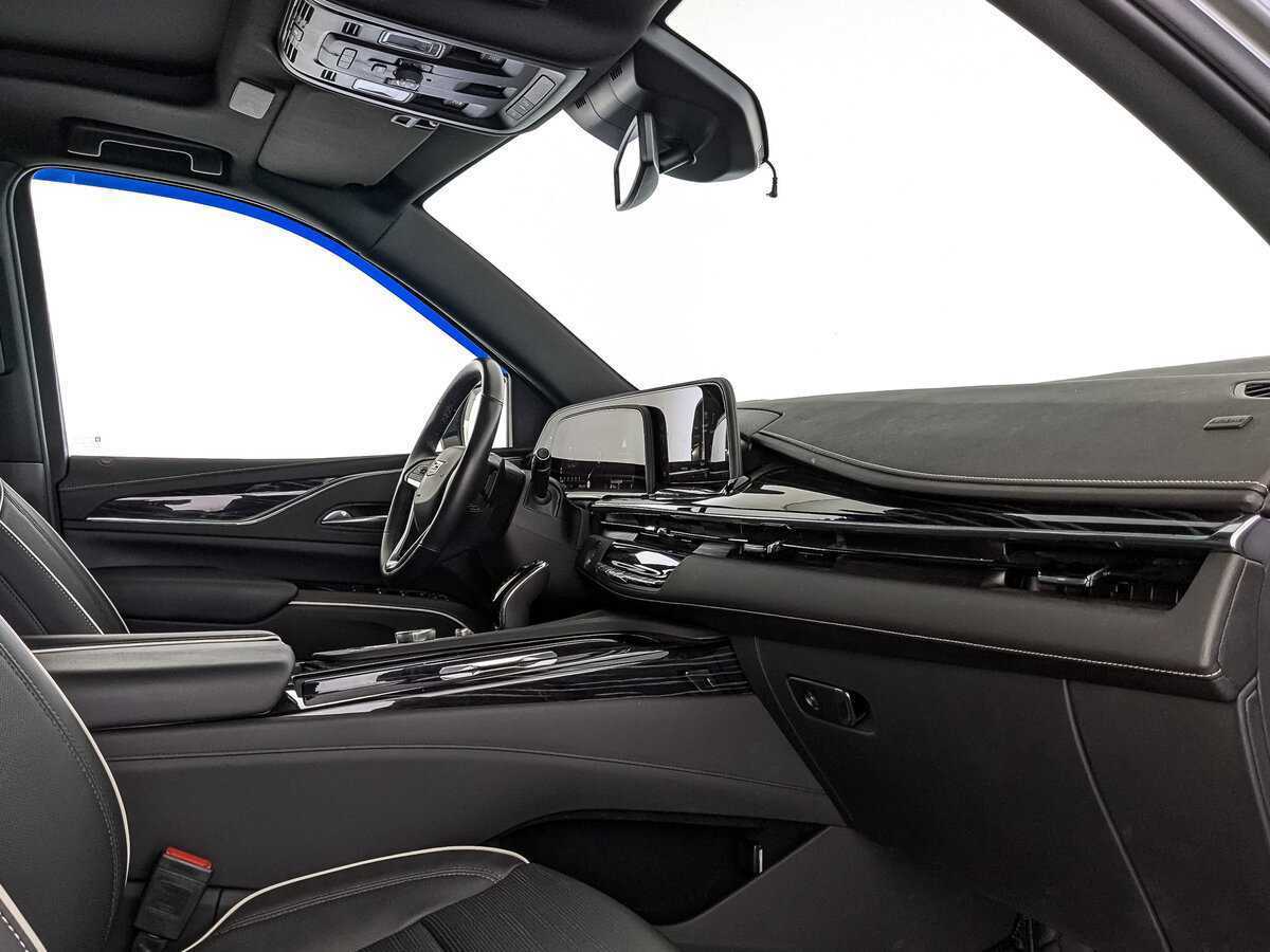 Cadillac Escalade с пробегом — 2022 год. Фото: #12