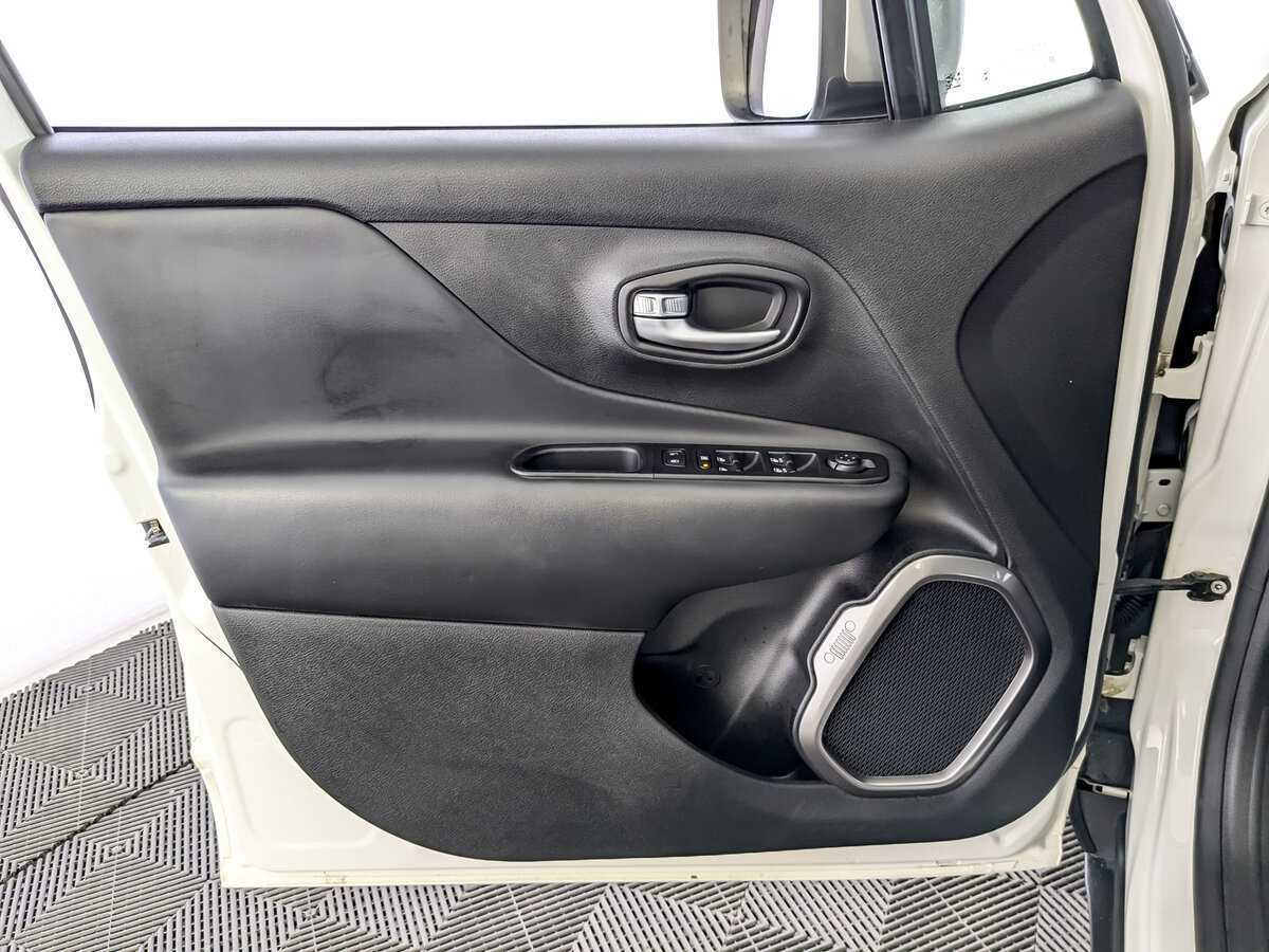 Jeep Renegade с пробегом — 2019 год. Фото: #18