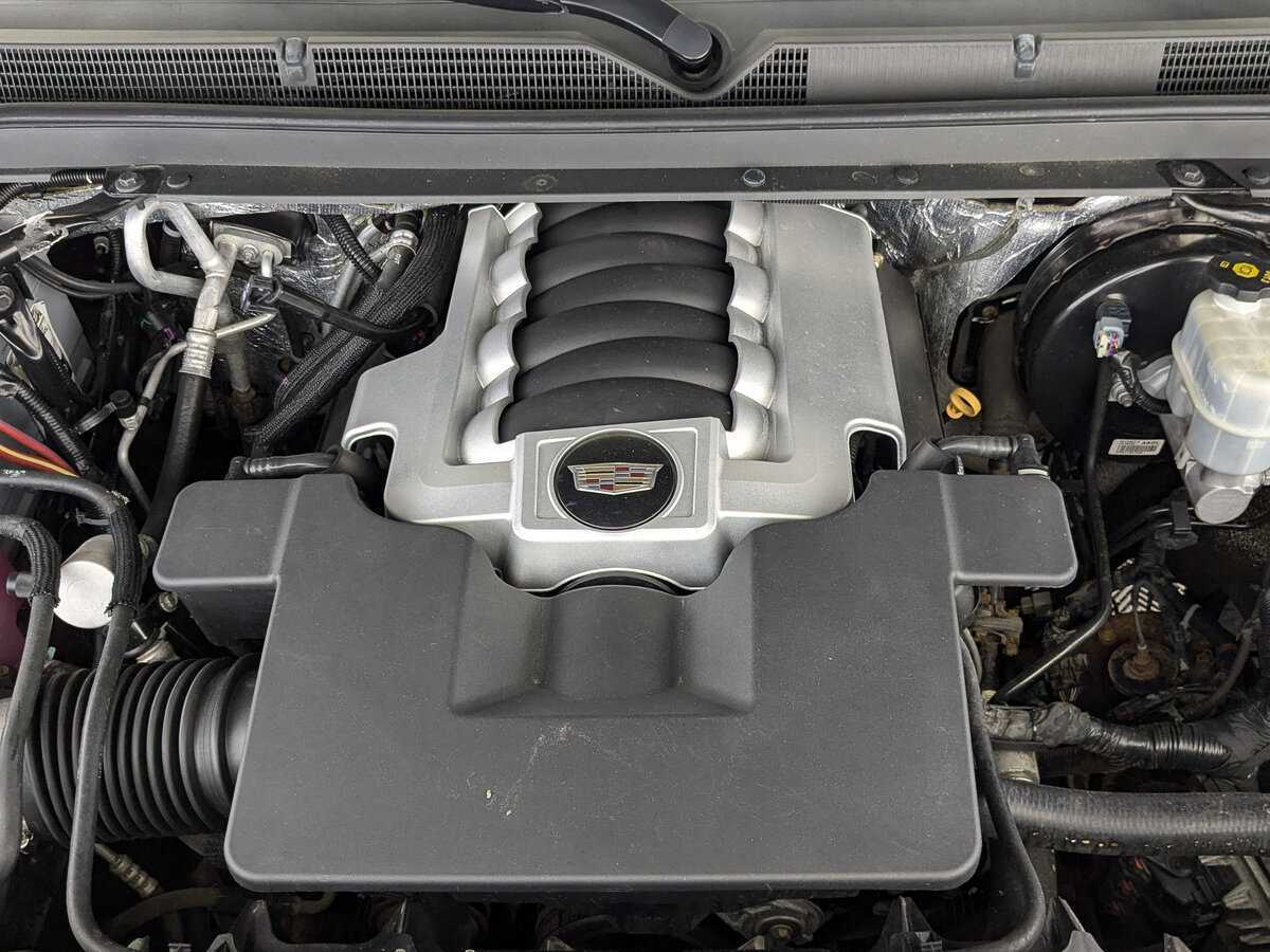 Cadillac Escalade с пробегом — 2015 год. Фото: #8