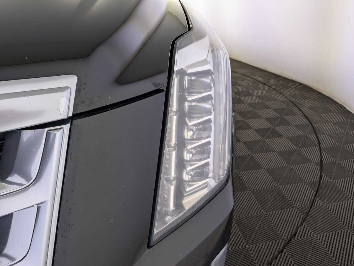 Cadillac Escalade с пробегом — 2015 год. Фото: #10