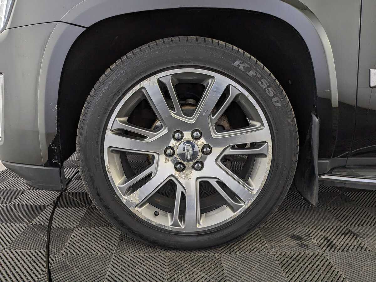 Cadillac Escalade с пробегом — 2015 год. Фото: #11