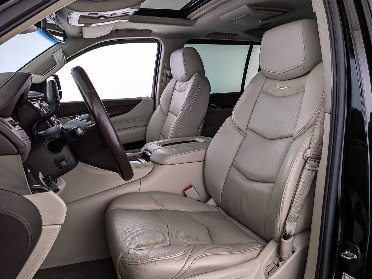 Cadillac Escalade с пробегом — 2015 год. Фото: #19