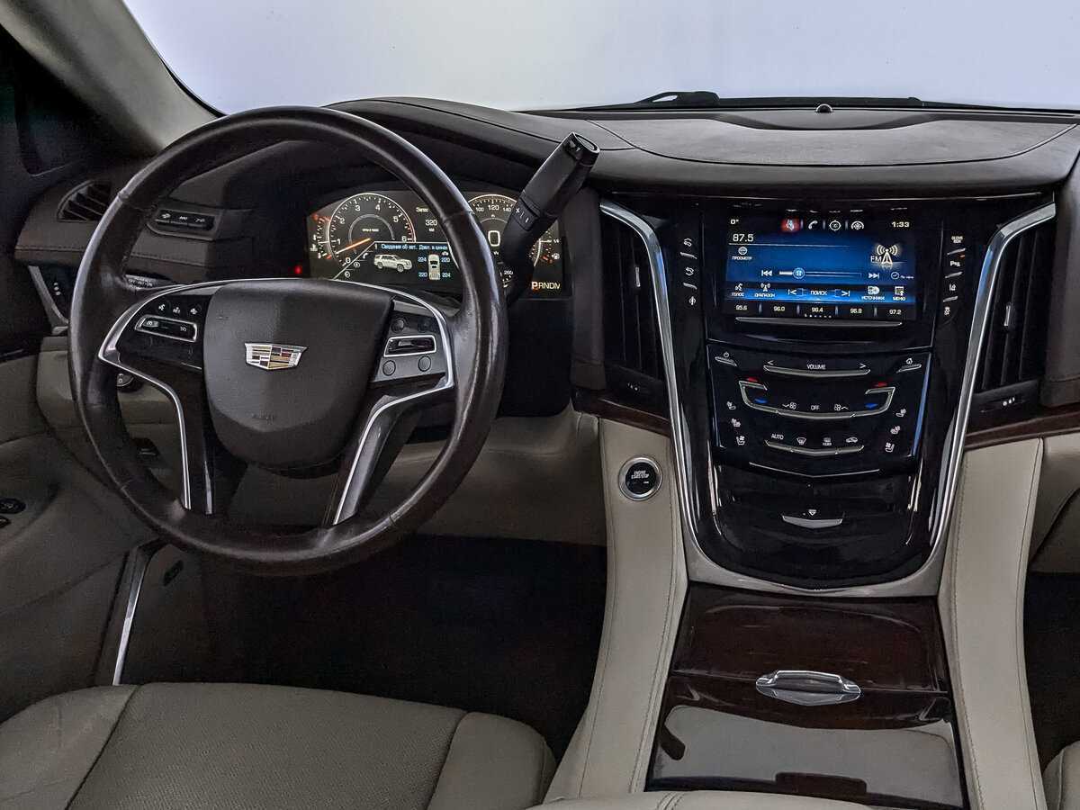 Cadillac Escalade с пробегом — 2015 год. Фото: #20