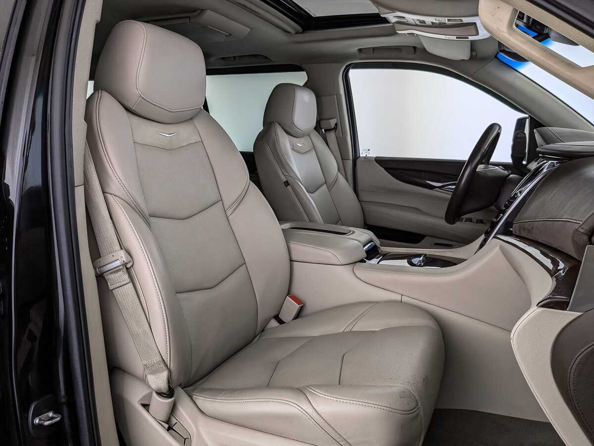 Cadillac Escalade с пробегом — 2015 год. Фото: #23