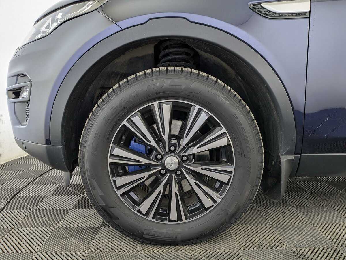 Land Rover Discovery Sport с пробегом — 2017 год. Фото: #12