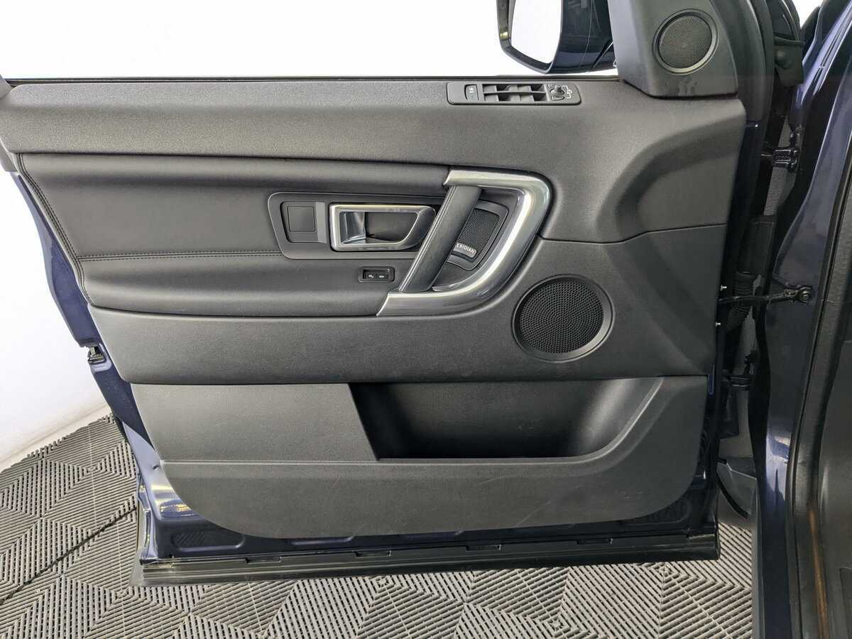 Land Rover Discovery Sport с пробегом — 2017 год. Фото: #15