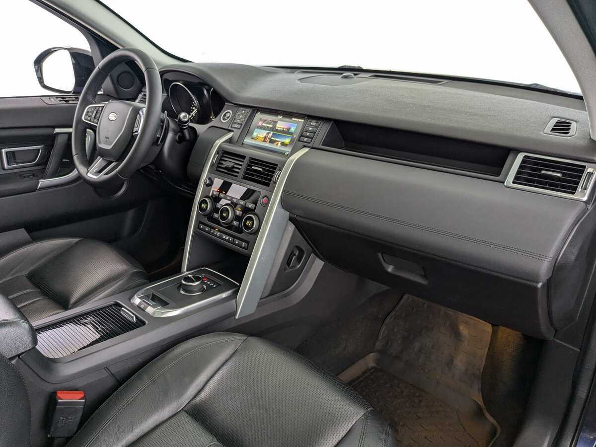 Land Rover Discovery Sport с пробегом — 2017 год. Фото: #18