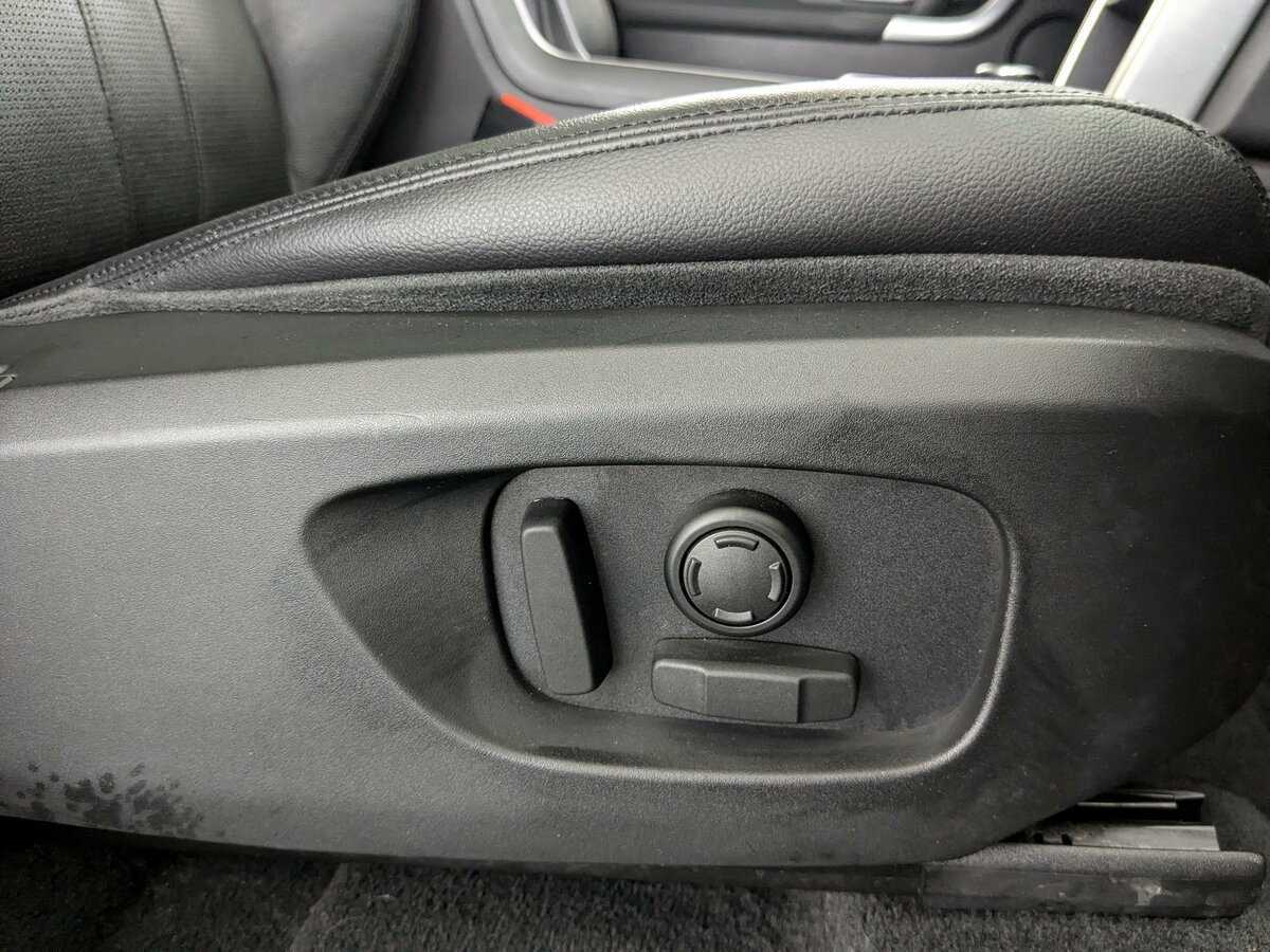 Land Rover Discovery Sport с пробегом — 2017 год. Фото: #20