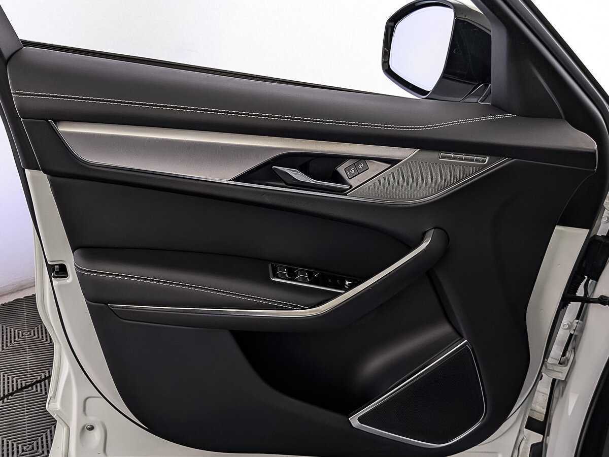 Jaguar F-Pace с пробегом — 2022 год. Фото: #18