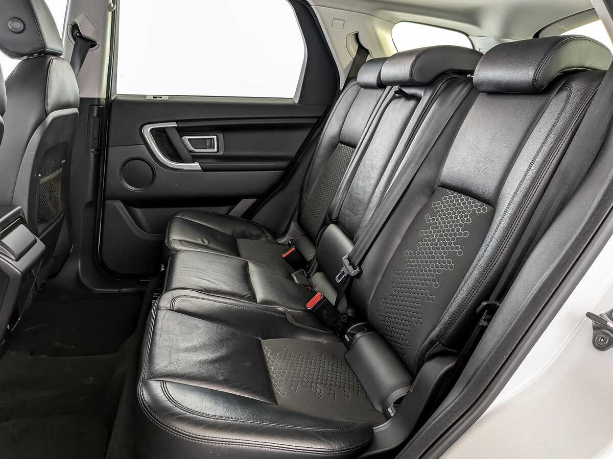 Land Rover Discovery Sport с пробегом — 2017 год. Фото: #11