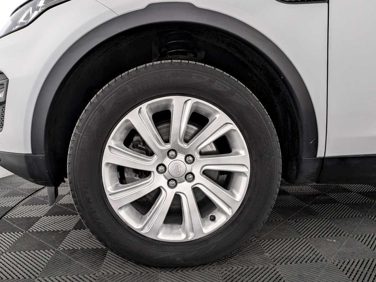 Land Rover Discovery Sport с пробегом — 2017 год. Фото: #17