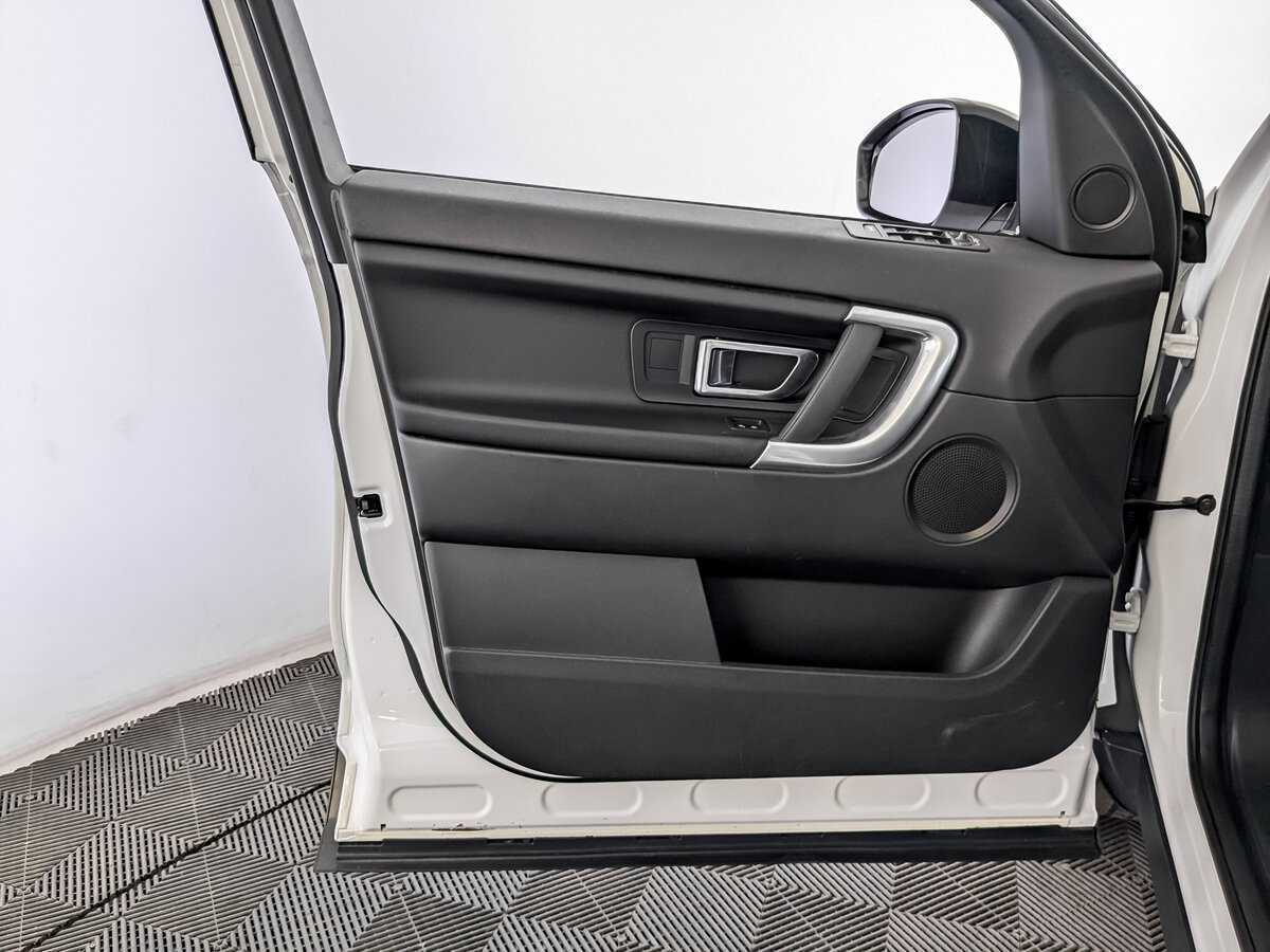 Land Rover Discovery Sport с пробегом — 2017 год. Фото: #18