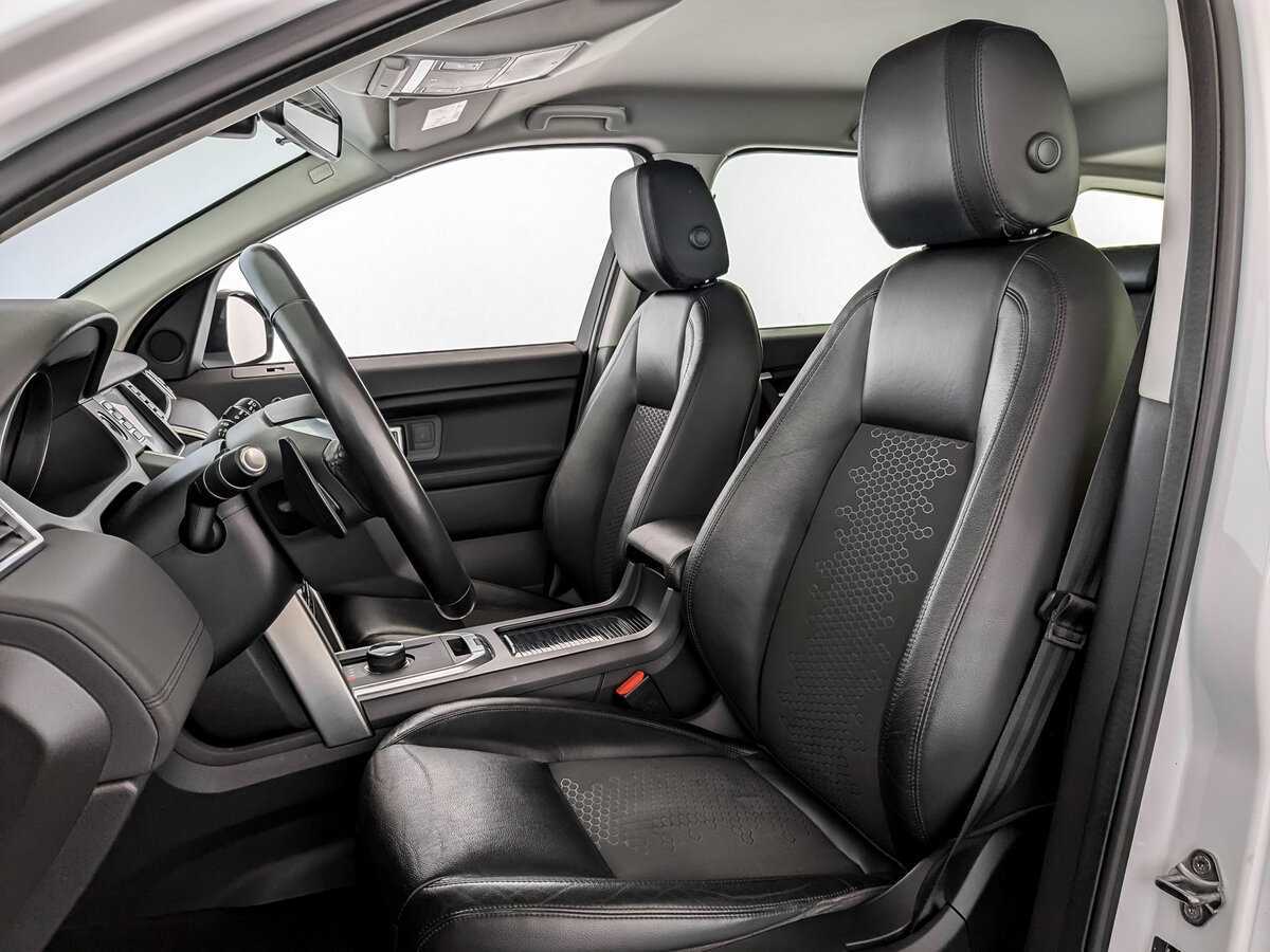 Land Rover Discovery Sport с пробегом — 2017 год. Фото: #19