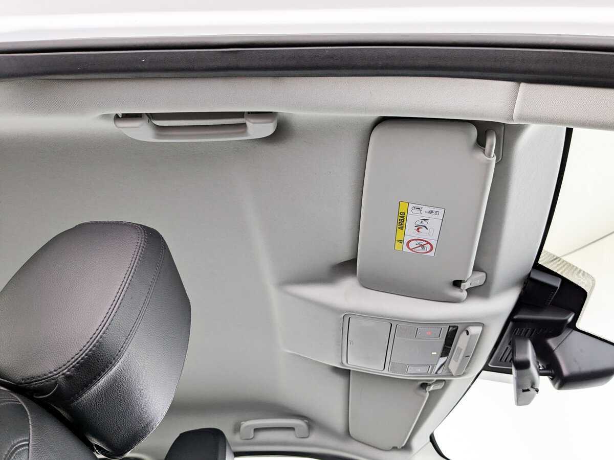 Land Rover Discovery Sport с пробегом — 2017 год. Фото: #22