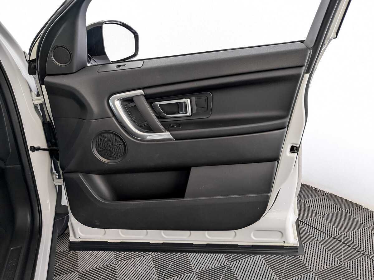 Land Rover Discovery Sport с пробегом — 2017 год. Фото: #24