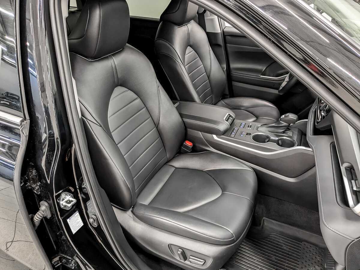 Toyota Highlander с пробегом — 2021 год. Фото: #23