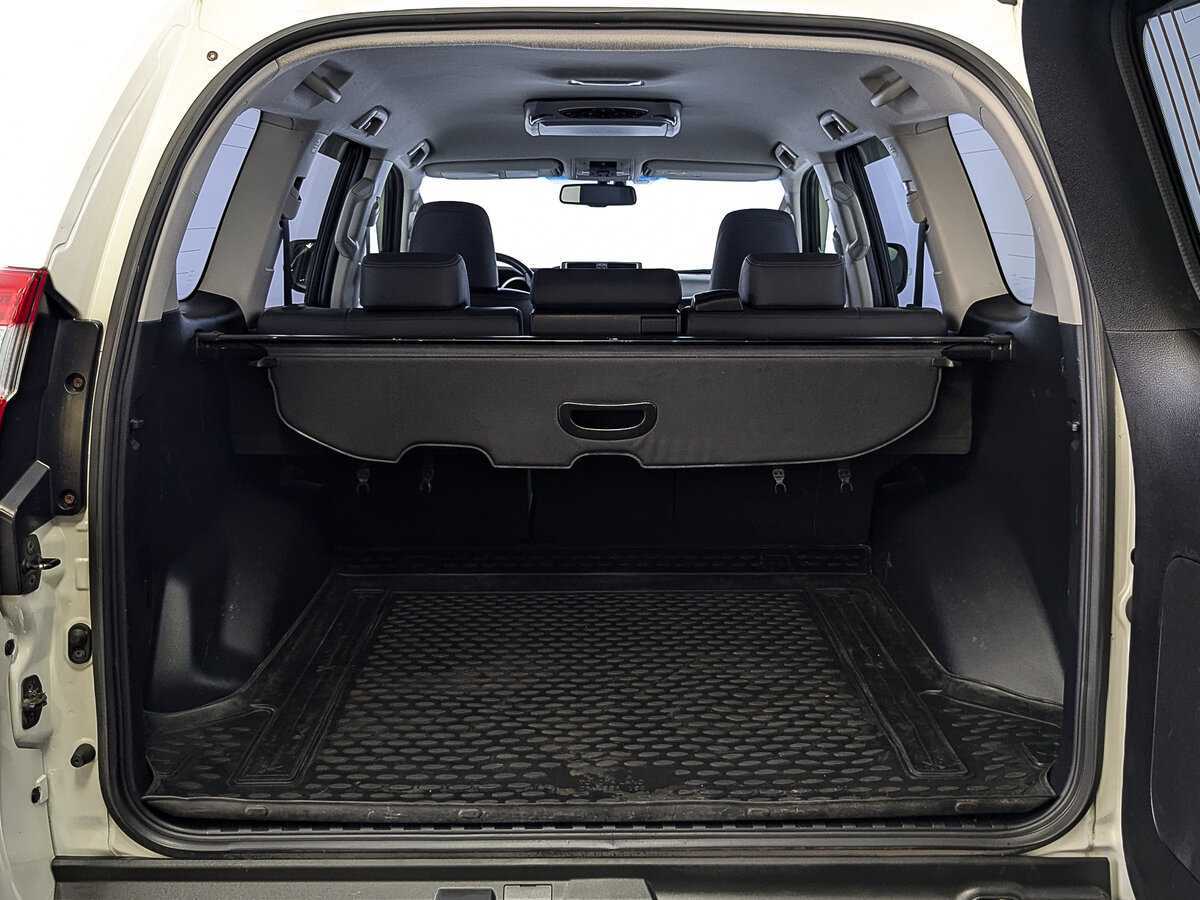 Toyota Land Cruiser Prado с пробегом — 2017 год. Фото: #9