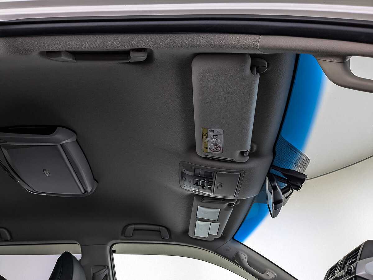 Toyota Land Cruiser Prado с пробегом — 2017 год. Фото: #22