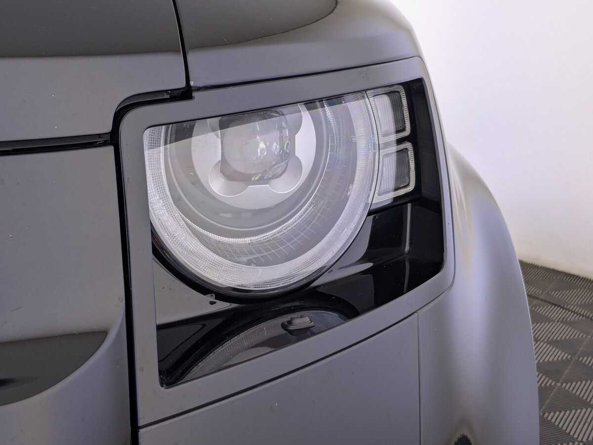 Land Rover Defender с пробегом — 2021 год. Фото: #10