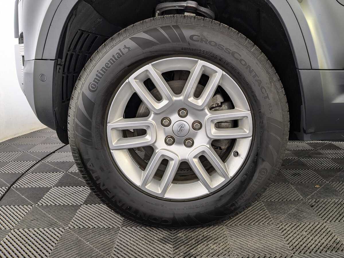 Land Rover Defender с пробегом — 2021 год. Фото: #11