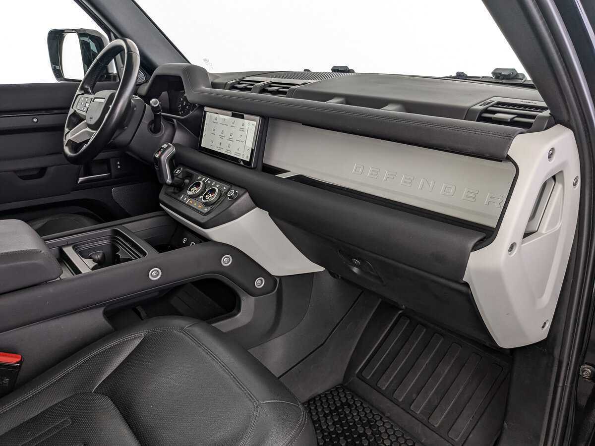Land Rover Defender с пробегом — 2021 год. Фото: #12