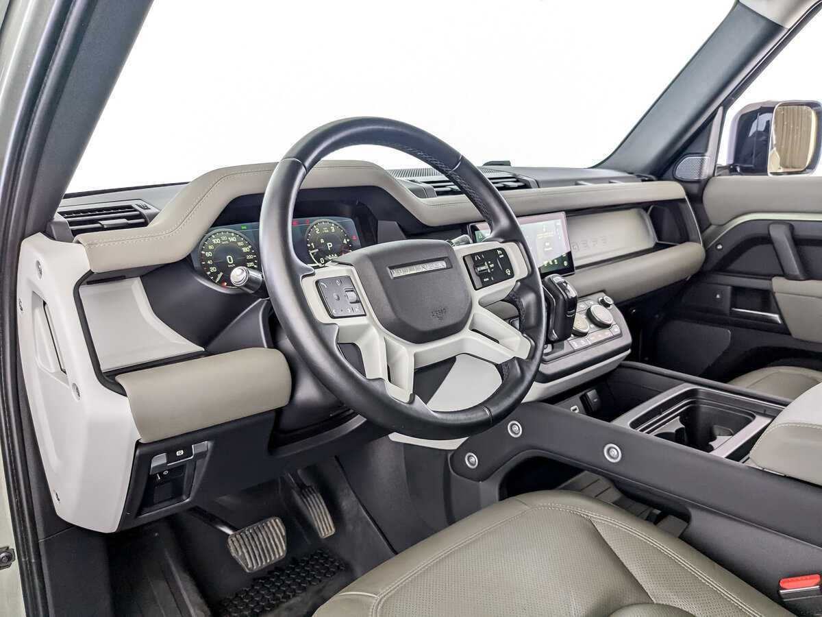 Land Rover Defender с пробегом — 2021 год. Фото: #15