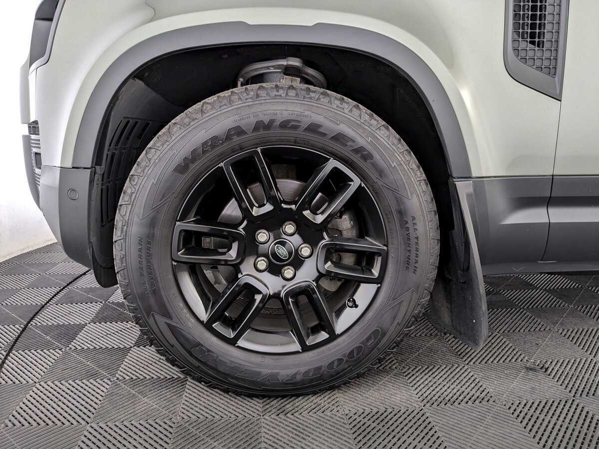 Land Rover Defender с пробегом — 2021 год. Фото: #17