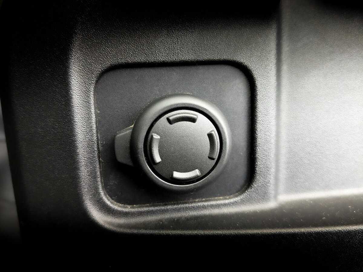 Land Rover Defender с пробегом — 2021 год. Фото: #20