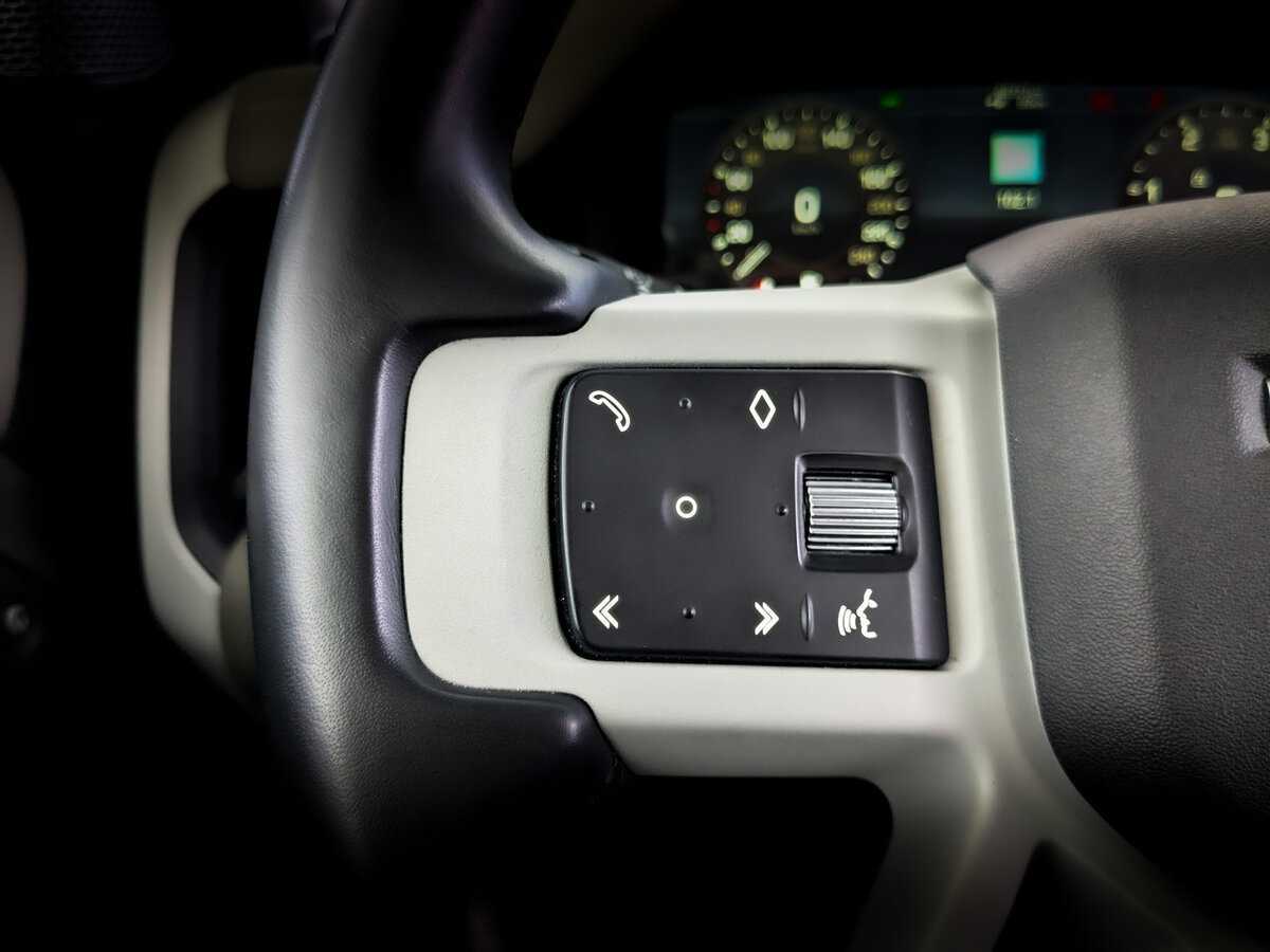 Land Rover Defender с пробегом — 2021 год. Фото: #26