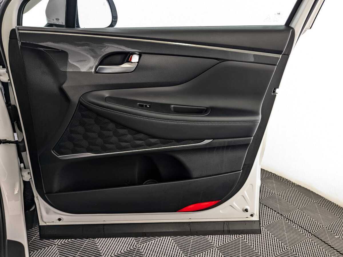 Hyundai Santa Fe с пробегом — 2022 год. Фото: #24