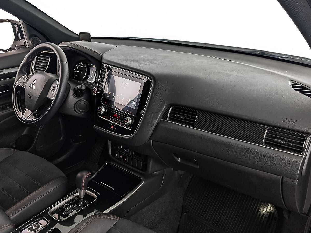 Mitsubishi Outlander с пробегом — 2022 год. Фото: #12