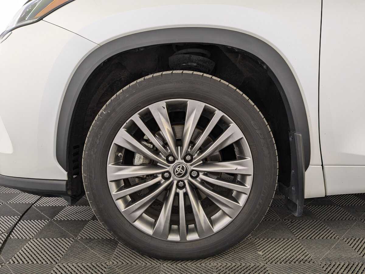 Toyota Highlander с пробегом — 2020 год. Фото: #11