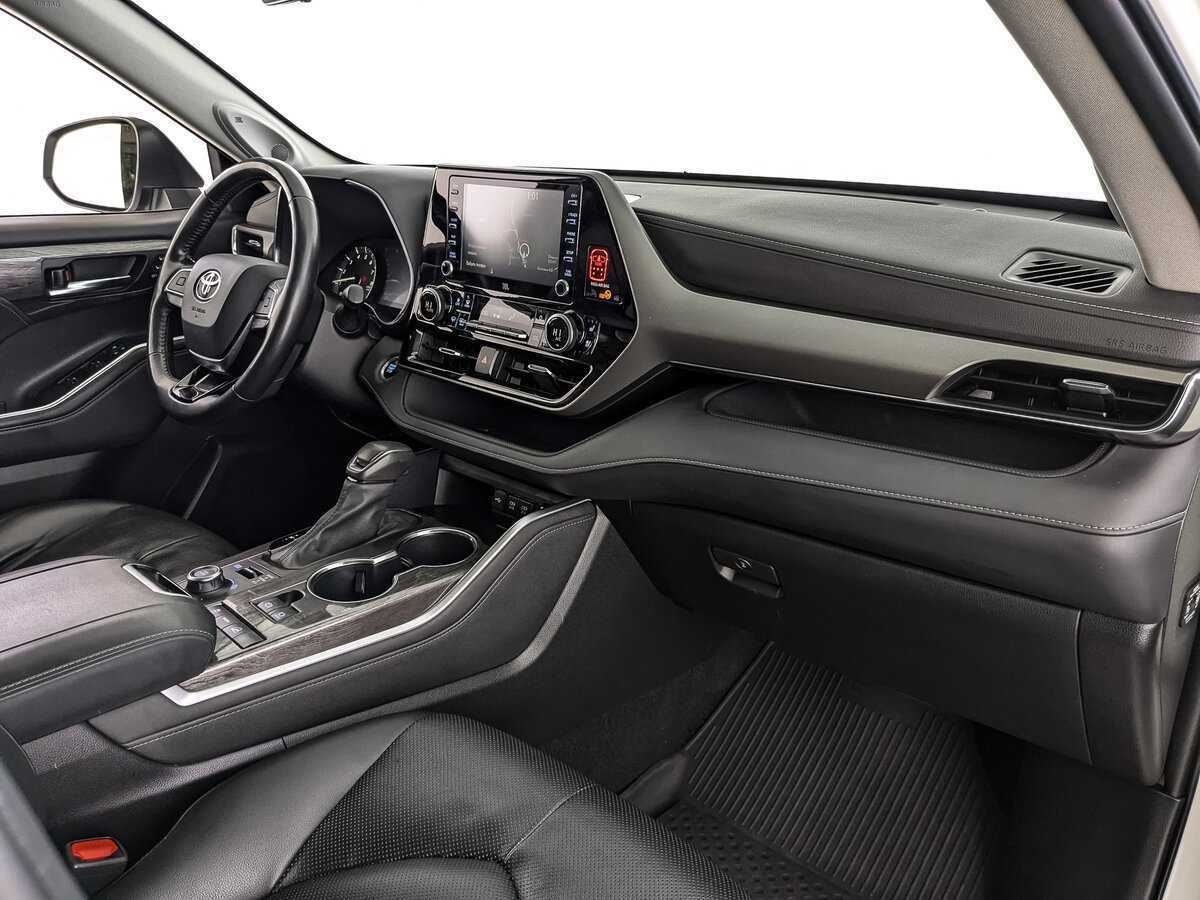 Toyota Highlander с пробегом — 2020 год. Фото: #12