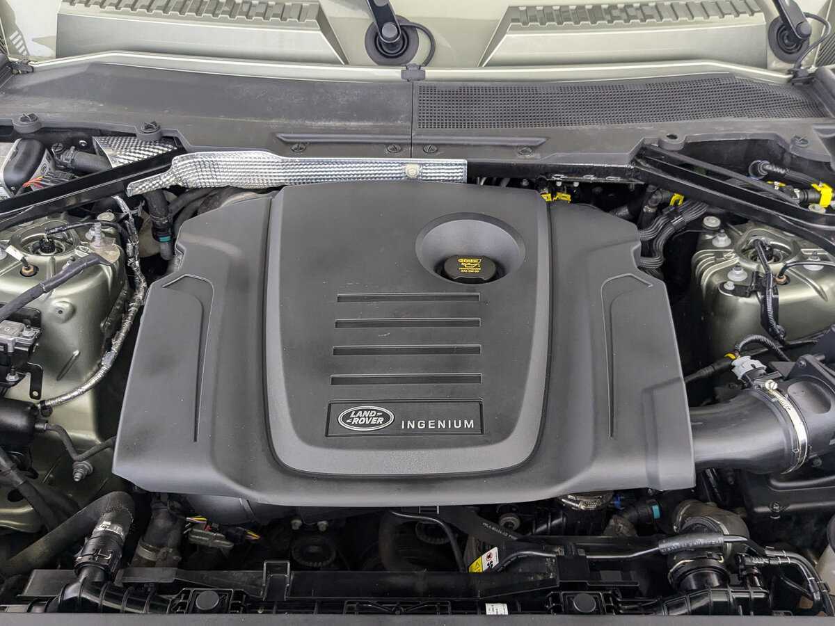 Land Rover Defender с пробегом — 2021 год. Фото: #8